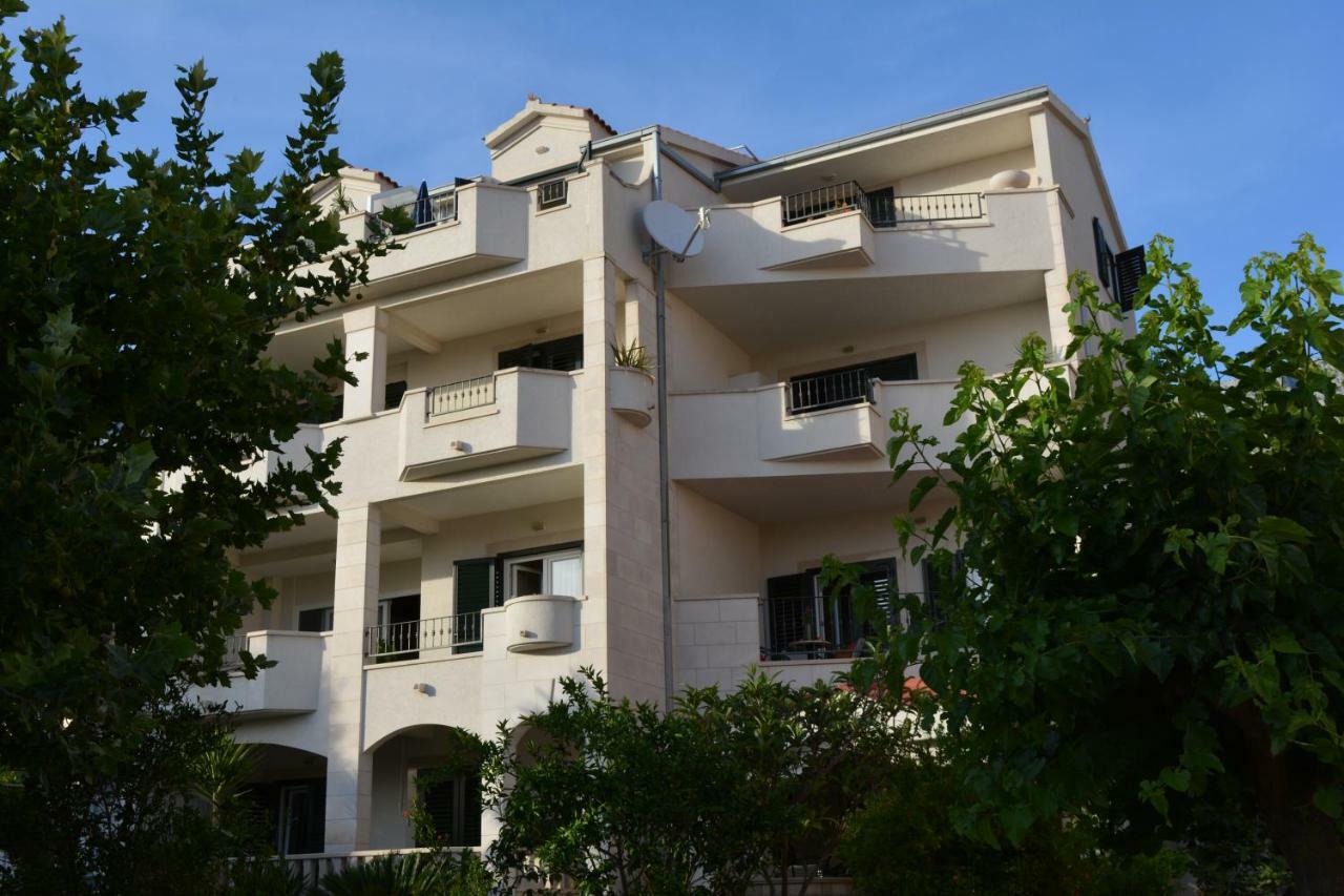 Apartments Villa Lili Tučepi Exterior foto