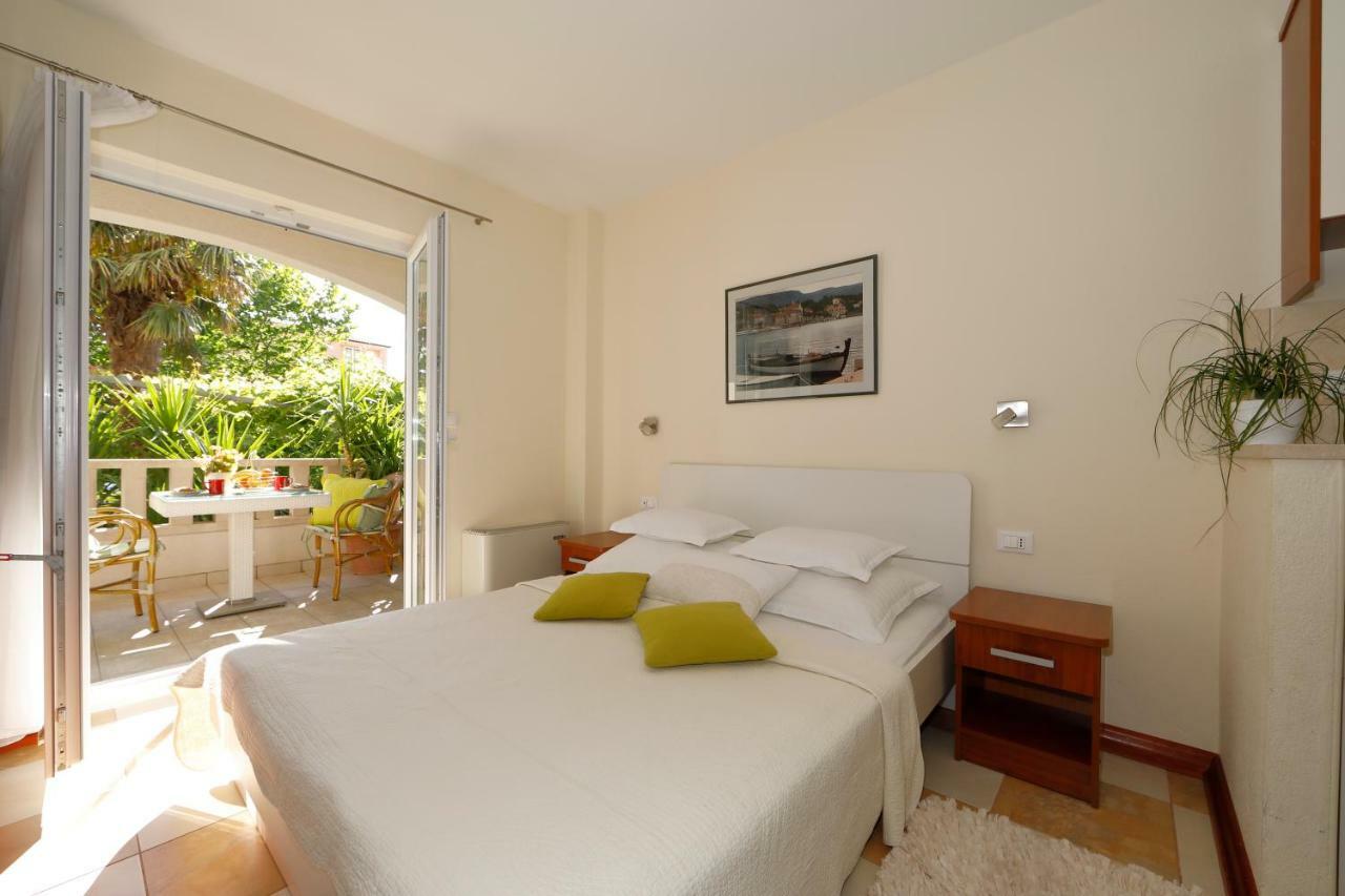Apartments Villa Lili Tučepi Exterior foto